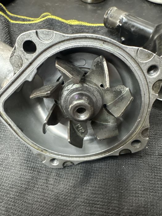 Bomba de agua Honda cbr 1100 xx