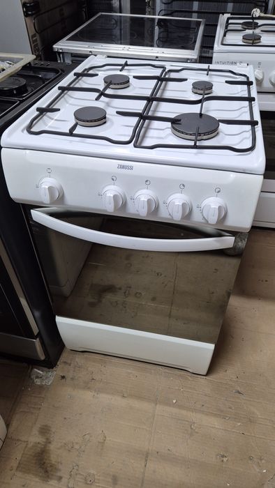 Продам газову плиту ,газова духовка піч робоча  в стані нової