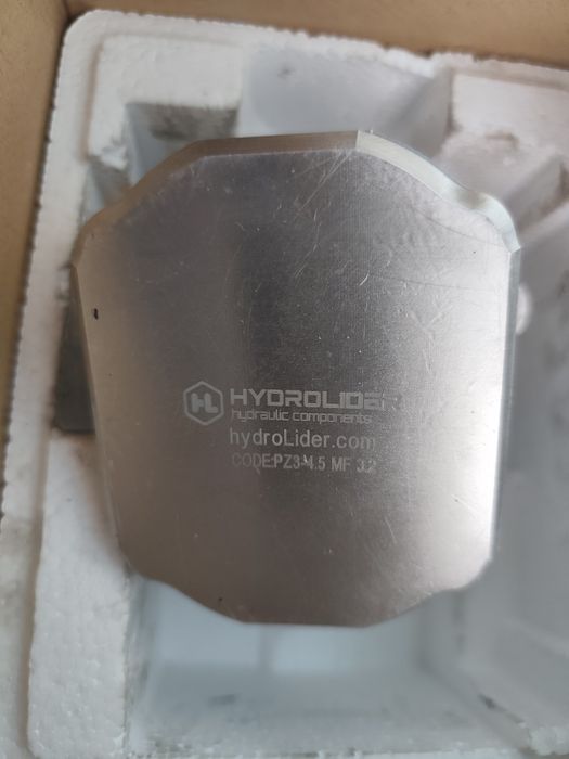 Pompa wspomagania ursus c 360 3p/ MF 3