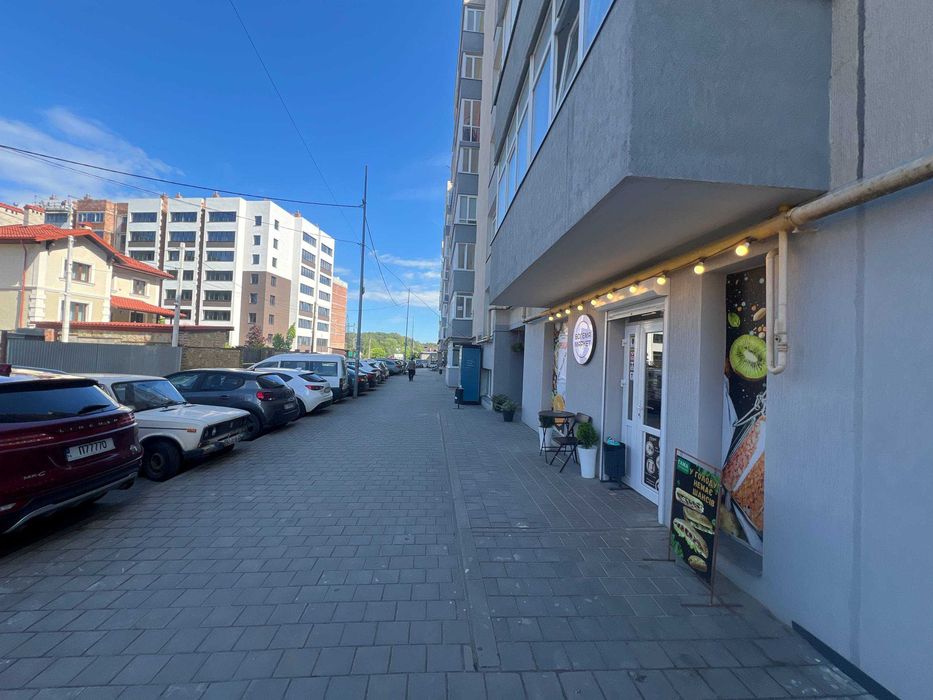 Продаж комерційного приміщення в новому ЖК по вул. Бережанська