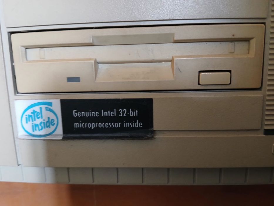 Computador antigo Philips + monitor + teclado