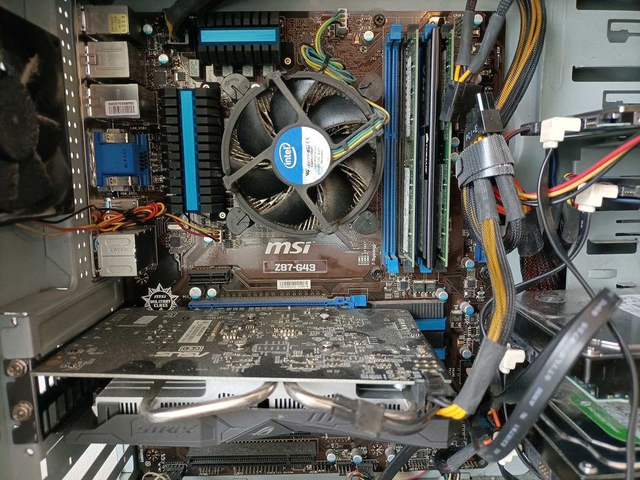 Pc i7-4770 CPU  3.40GHz Radeon RX 460 Series 4gb 16gb DDR3 Asus 55.1