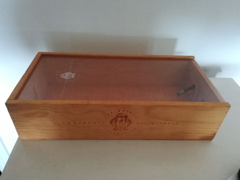 Caixas de madeira para arrumações