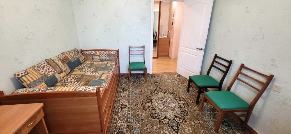 Продаж 3-х к.кв. вул. Новгородська, буд. 5, поруч 5-та дитяча лікарня.