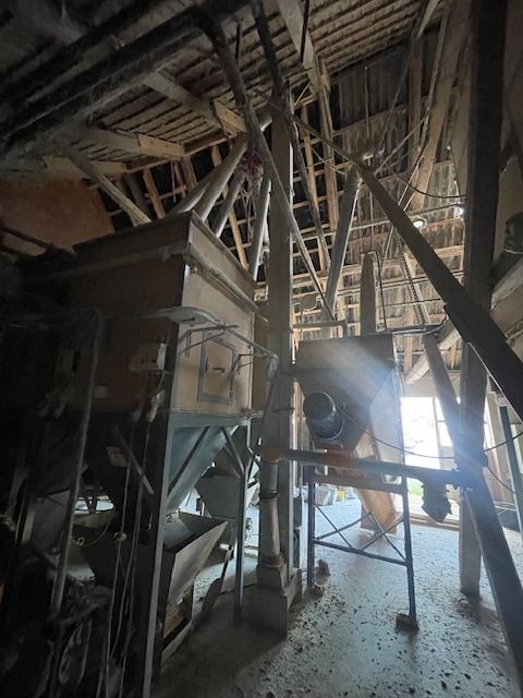 Silos na pasze - WEWNĘTRZNY - Silosy 2 tony pojemność