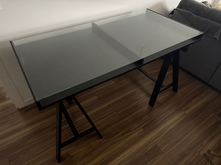 Secretária IKEA madeira c/ tampo de vidro