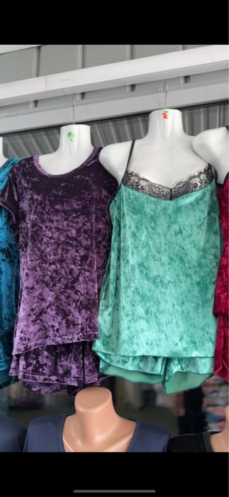 Піжами велюр,шорти+майка, футболка+шорти 48-50 розмір