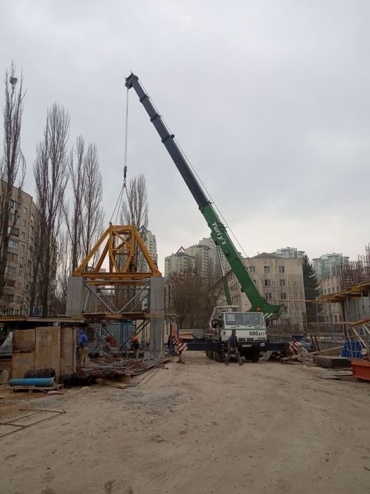 Послуги автокранів 40-220т