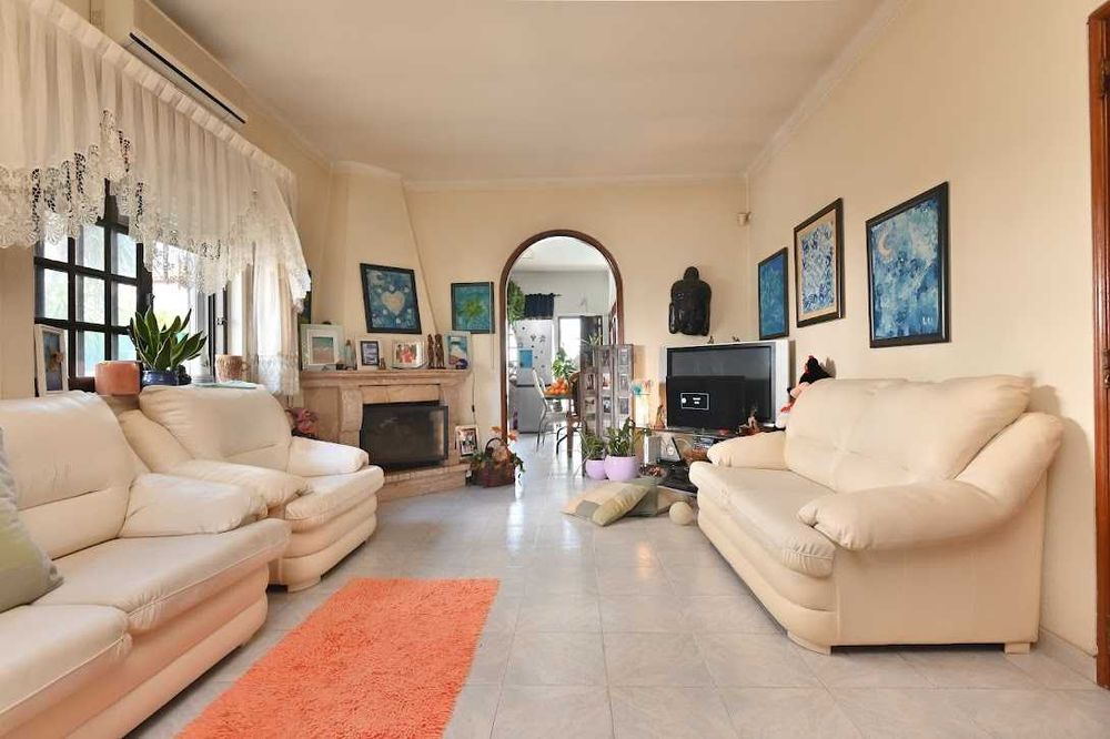 Moradia Totalmente  Isolada T3   c Piscina e sotao aproveitado