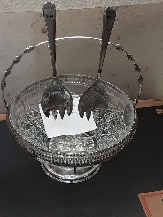 Molheira dá para saladeira também