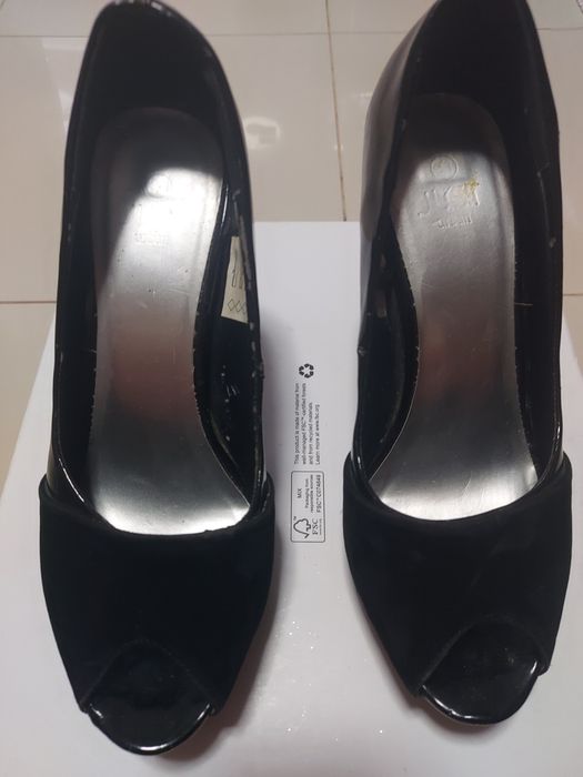 Sapatos feminino de salto alto preto da Just