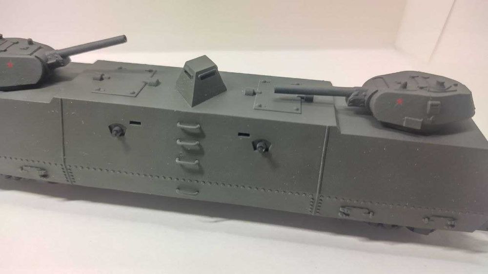 Броневагон радянского бронепотягу "Козьма Мінін". Piko. Roco. HO