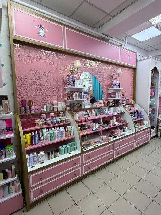 Вітрини шафи для магазину косметики