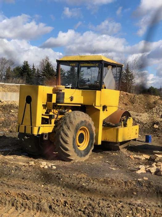 Usługi sprzętem budowlanym koparki ładowarki