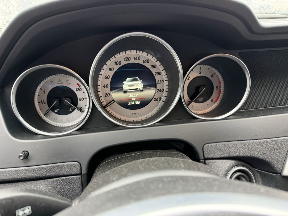 Mercedes-Benz uszkodozny silnik odpala !!  w204 amg line 4 matic  ILS