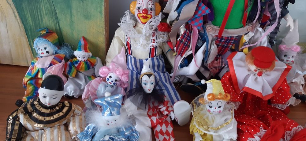 Coleção de palhaços decorativos