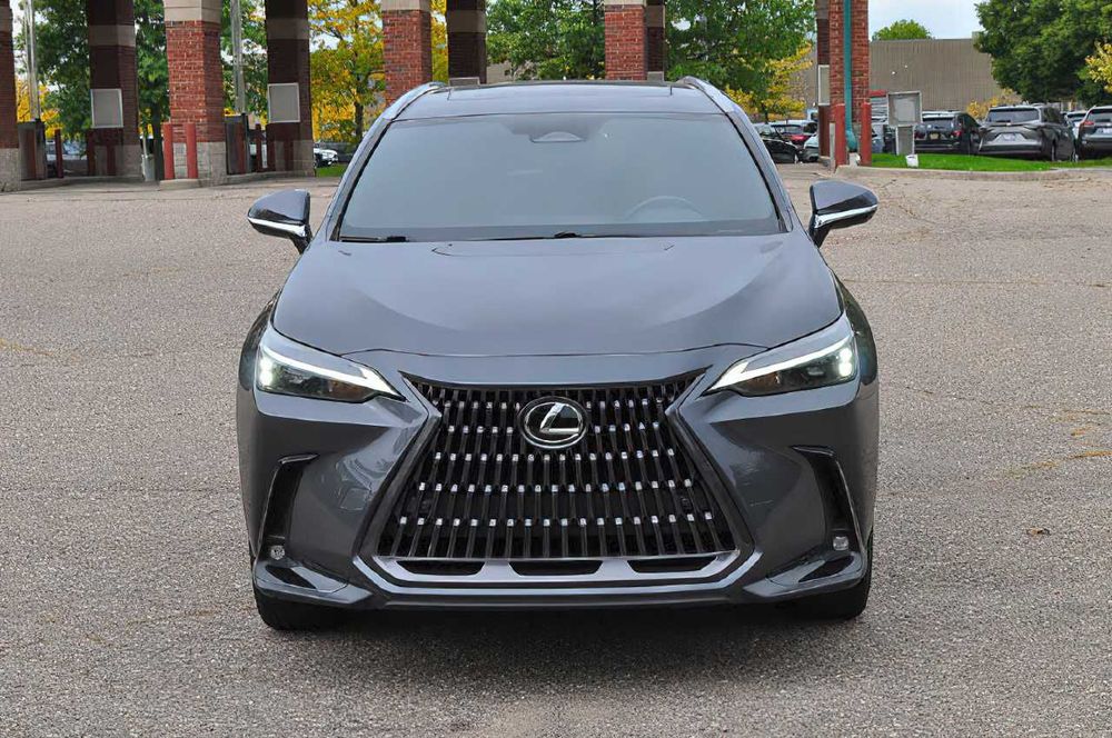 Lexus NX 350h Premium      2022