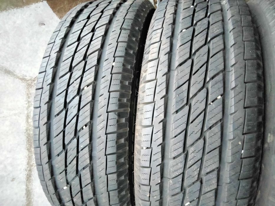 235 55 R20 Toyo.