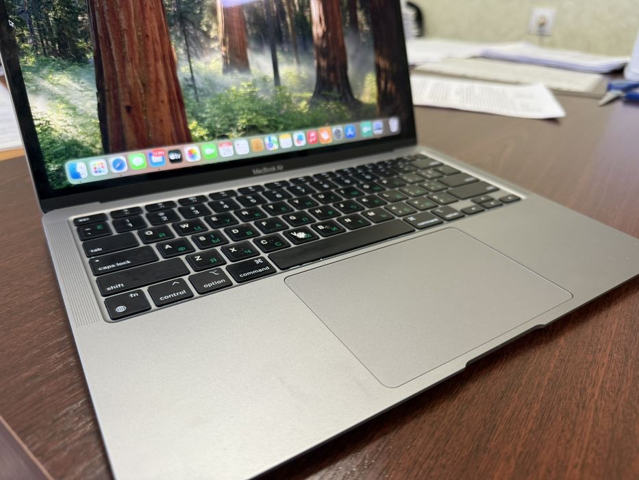 Продам MacBook Air М1, 2020