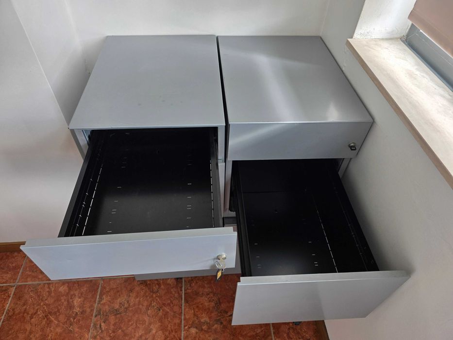 Balcão e Blocos de Gavetas de Escritório
