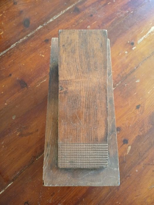 caixa engraxar sapatos de madeira