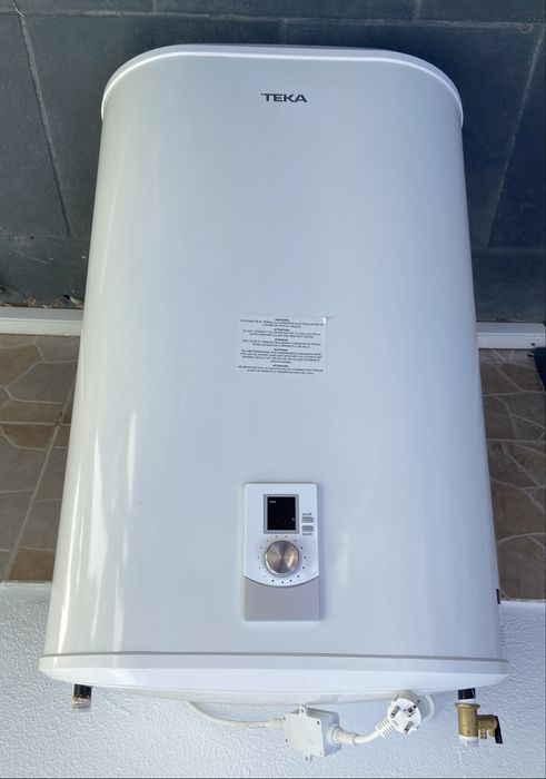 Termoacumulador Teka slim 80L avariado