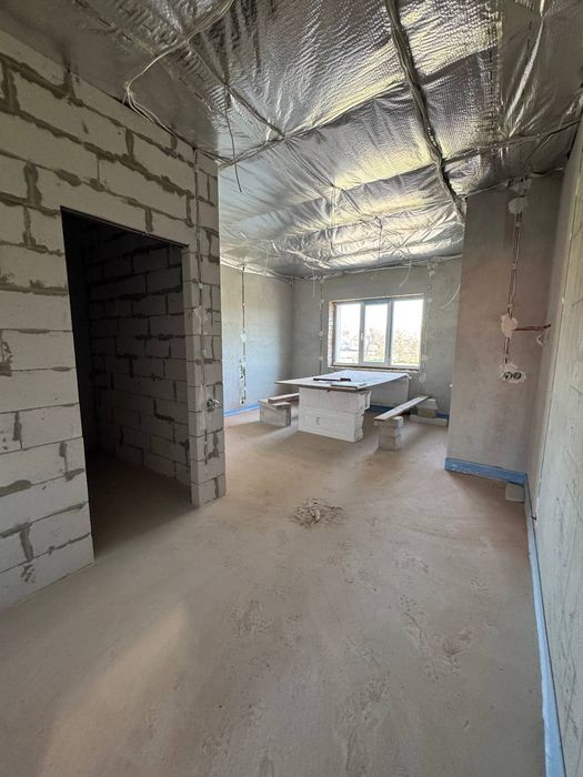 Продаж котеджу з частковим ремонтом 154 м.кв., вул. В. Івасюка