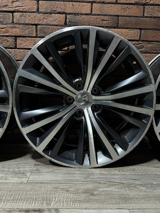 Диски R19 114.3x5 Infiniti Q60 , продаю комплектом