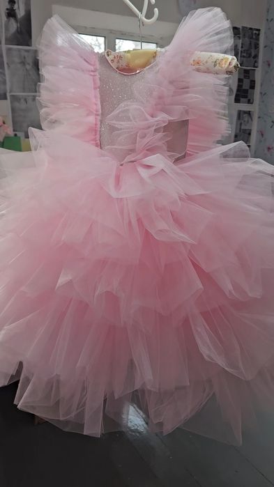 Сукня рожева пишна на 5 років довга Сукня на день народження