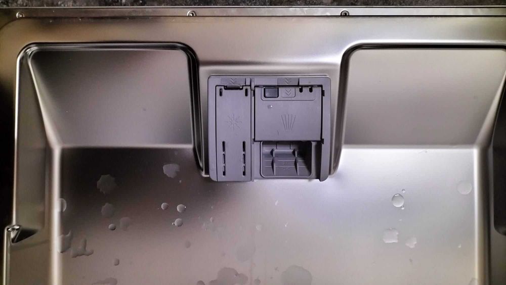 Electromésticos - Máquina de lavar loiça e Roupa; Frigorífico;