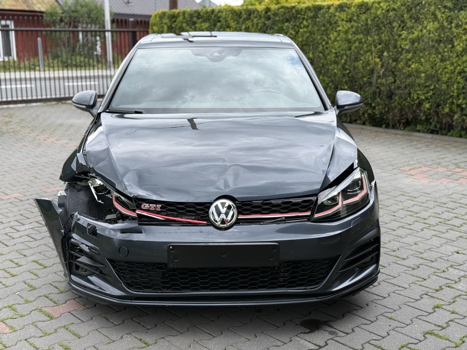 Volkswagen Golf GTI VII 7.5 Performance Uszkodzony
