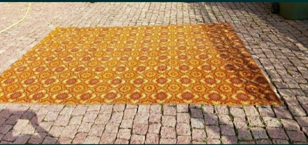 Продам ковёр  3*2 есть 2 одинаковые