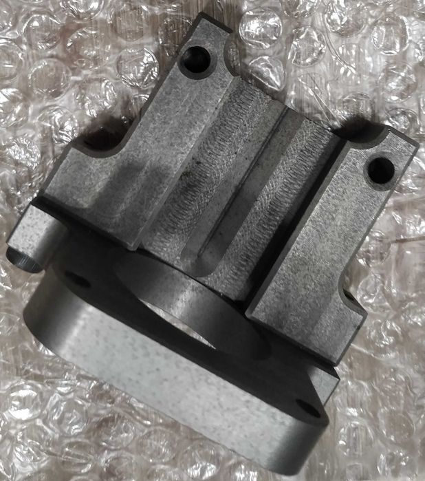 Чугунная станина для  ЧПУ станка .