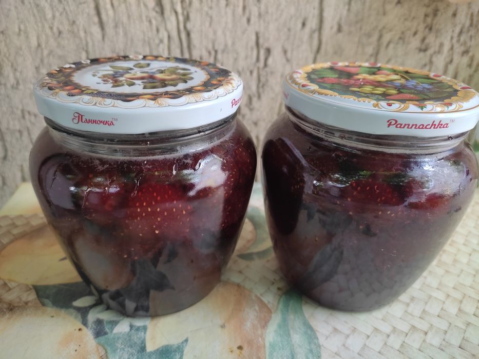 Полуничне смачне варення