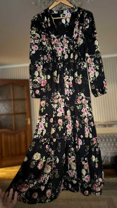 Świąteczna, zwiewna sukienka ZARA