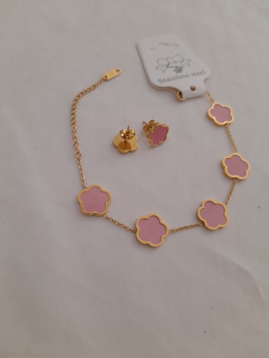 Conjunto brincos e pulseira em aço inoxidável (NOVO)