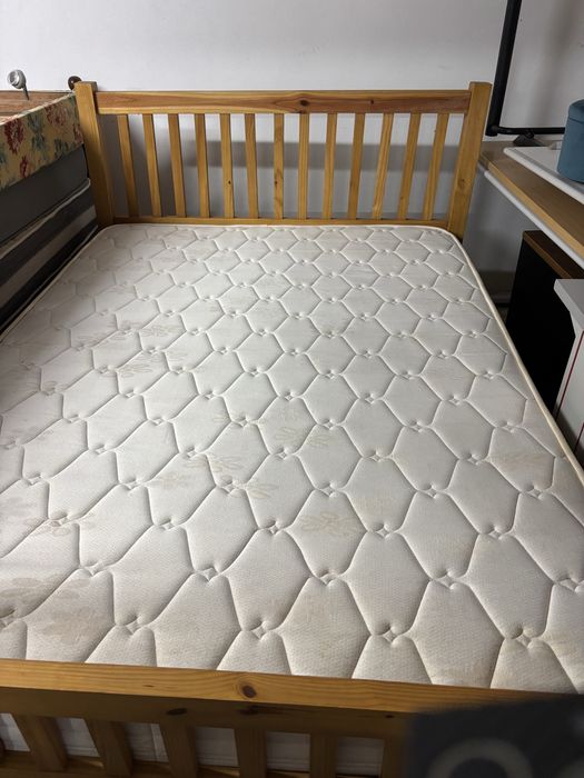 Cama de casal excelente