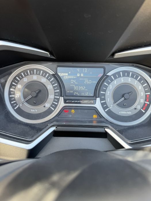 Honda Forza 300 como nova
