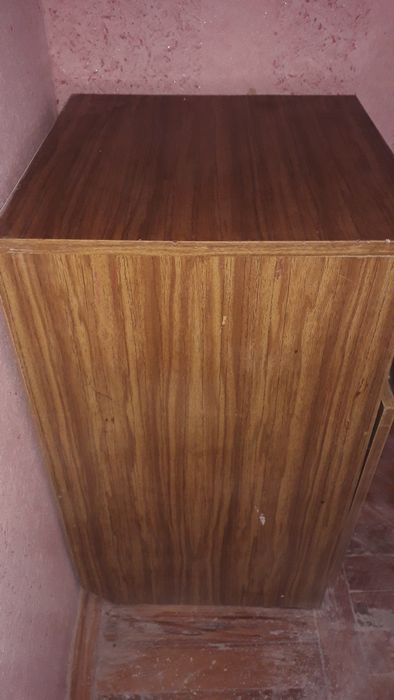 Кухонные шкафчики и тумбочки ..