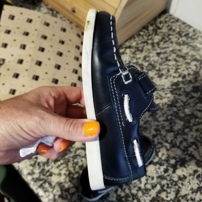 Sapato azul de criança