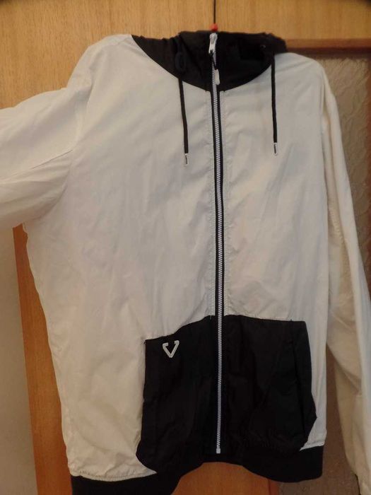 3 Casacos usados 2 da Nike 1 da Bershka XXL (BY)