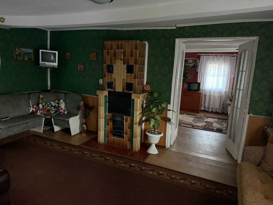 Продам хату з господарством