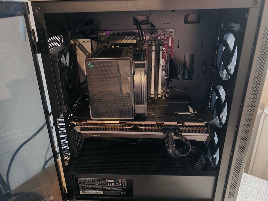 Komputer gamingowy Ryzen 5 7600 RX 7800XT Red Dewil 32 GB Ddr5