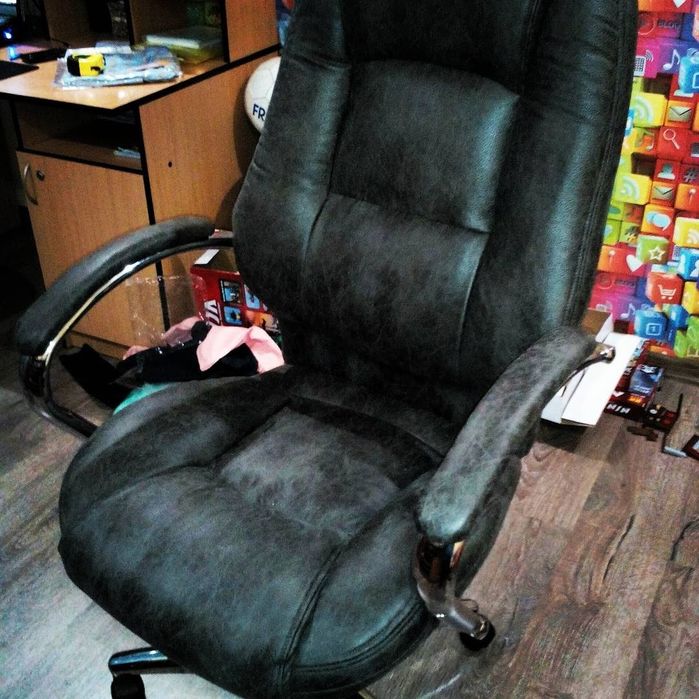 Перетяжка офісного крісла