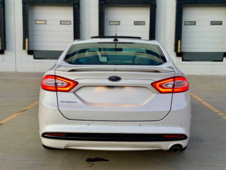 Ford Fusion Titanium      2015