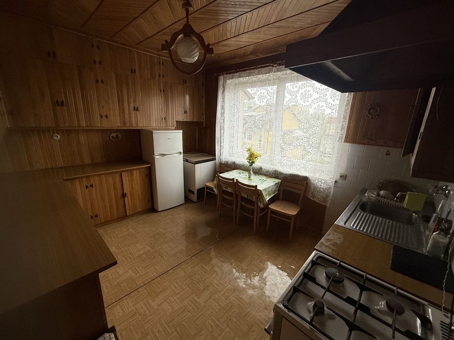 Pietro w domu u dziadków 2000 zl z oplatami