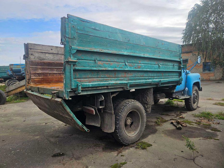 Автомобіль самоскид ГАЗ-САЗ-3507