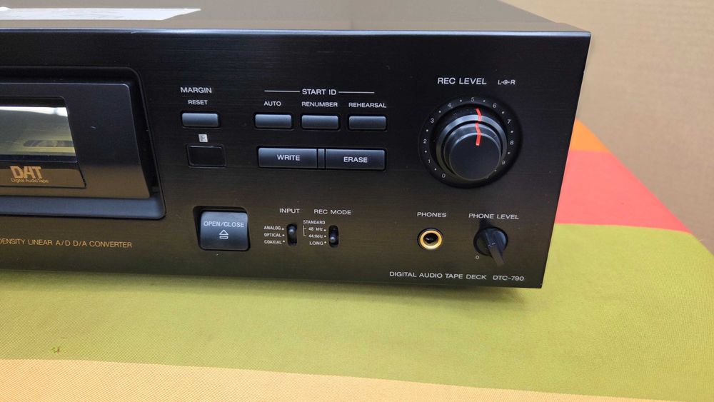 Magnetofon SONY DTC-790 DAT uszkodzony  !!!!!