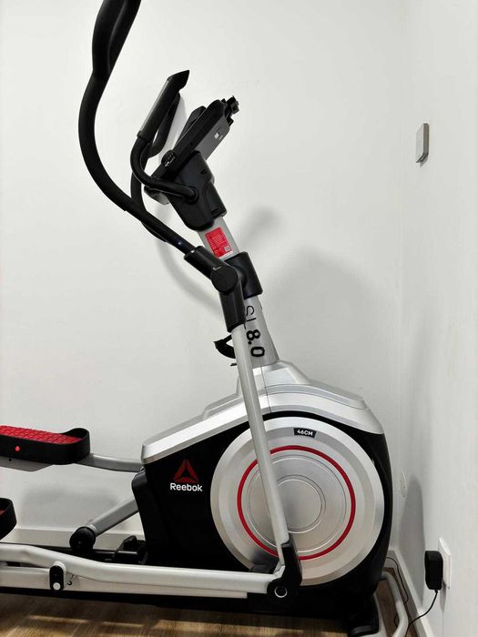 Reebok SL8.0 – Elíptica Premium / Cross Trainer Profissional