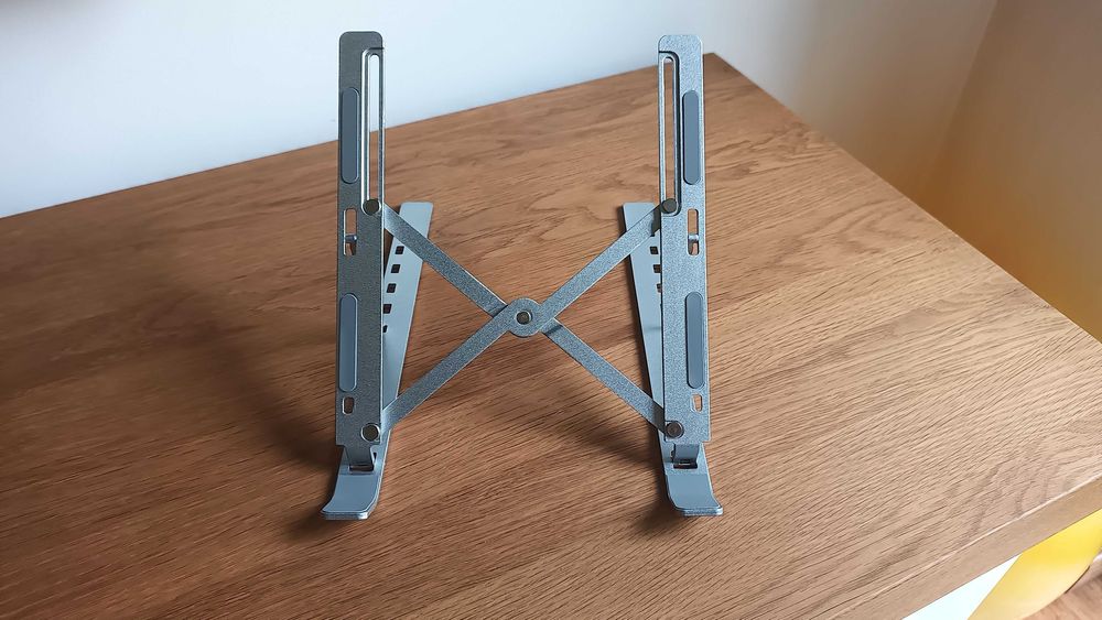 Nowa regulowana, aluminiowa podstawka pod laptopa lub tablet